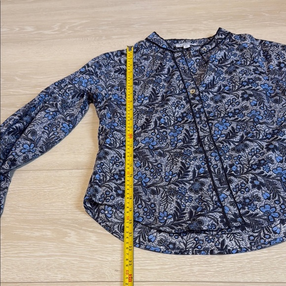 Evereve Blue Buttoned Mandarin Collar Blouse - Picture 7 of 9